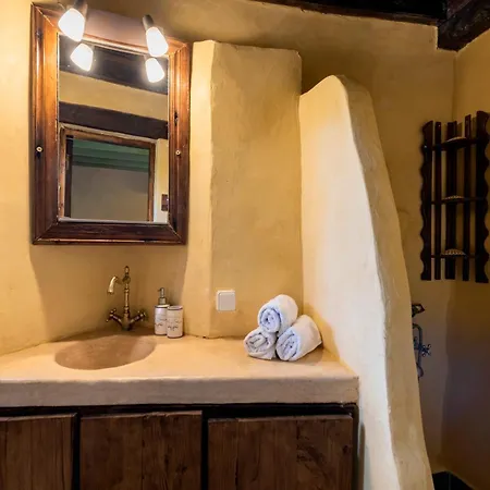 Secret Garden - Old Town - Couples Apartment Rhodes City